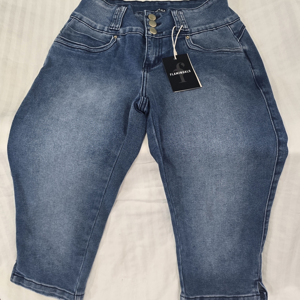 Flamingals Women's Capri